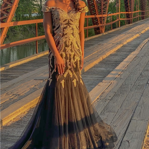 Anny Lee size 4 corset back dress - Picture 3 of 3